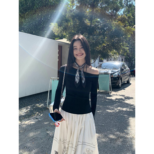 长袖 pusumede 女设计感气质修身 斜肩露肩针织衫 打底上衣 点睛飘带