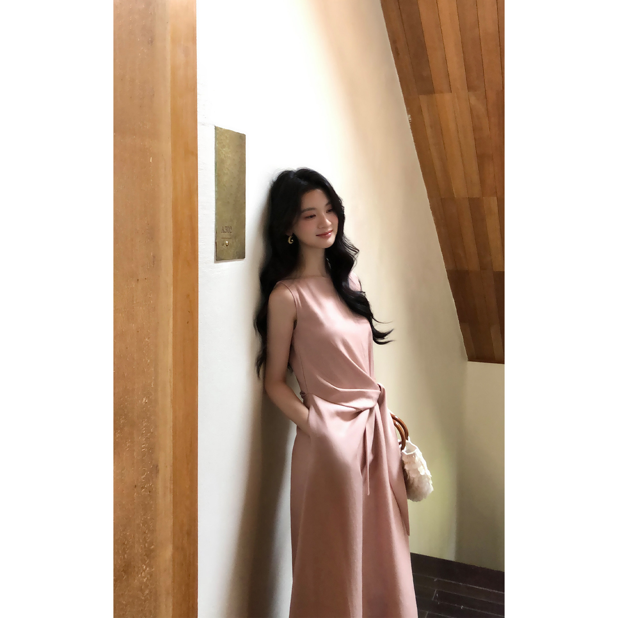 pusumede 清透白调 简约无袖背心连衣裙女设计感收腰绑带气质长裙