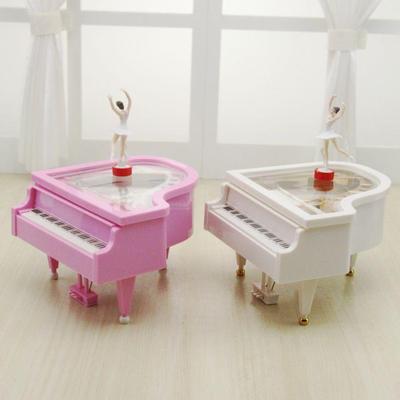 可爱跳舞女孩钢琴音乐盒 迷你小号八音盒礼物 女生生日礼品定制