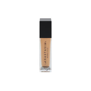 Beverly Hills; Foundation Luminou Anastasia Complexion;