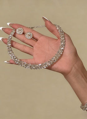 名媛轻奢爆闪多层锁骨项链