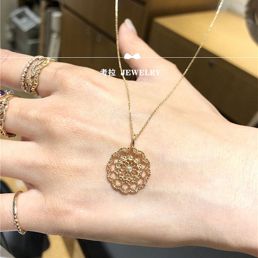 日本10.K镂空雕花项链女异国风情复古宫廷风圆形吊坠纯银镀黄金色