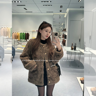 COOLLINE林子熙 海德公园 环保小胡羊皮毛一体慵懒感金属扣外套