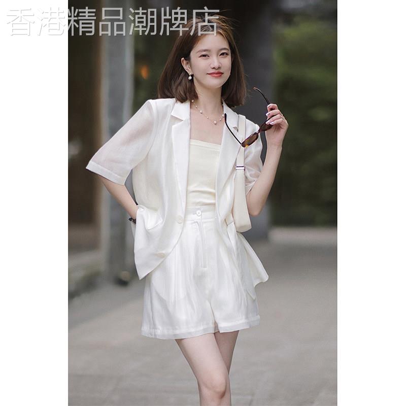 西装套装女夏季薄款2026新款时尚休闲白色外套短裤宽松减龄两件套