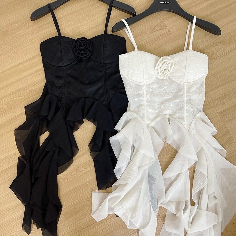 不规则蕾丝花边小众吊带背心自带胸垫外穿百搭美背气质辣妹上衣女