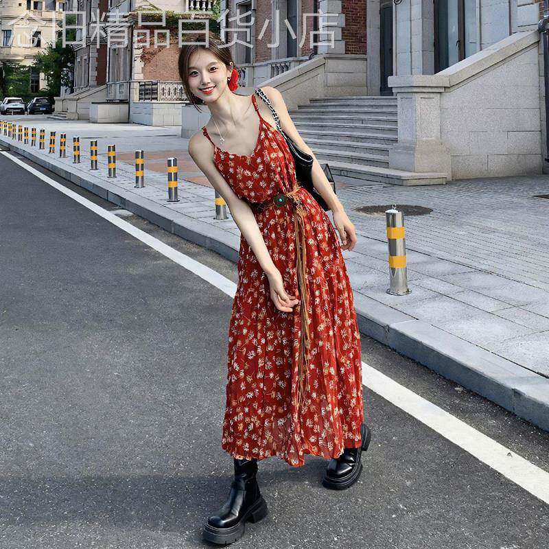 法式气质小香风红色碎花吊带连衣裙女夏新款小个子收腰无袖长裙子