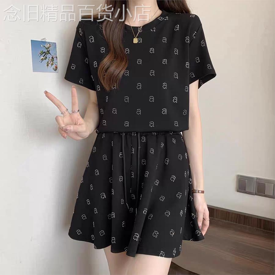 休闲运动套装女夏装大码微胖mm显瘦遮肉时尚设计感上衣短裤两件套