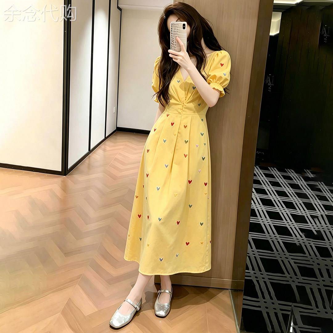 气质黄色提花连衣裙女2026夏季新款小个子高级感独特巨好看长裙子