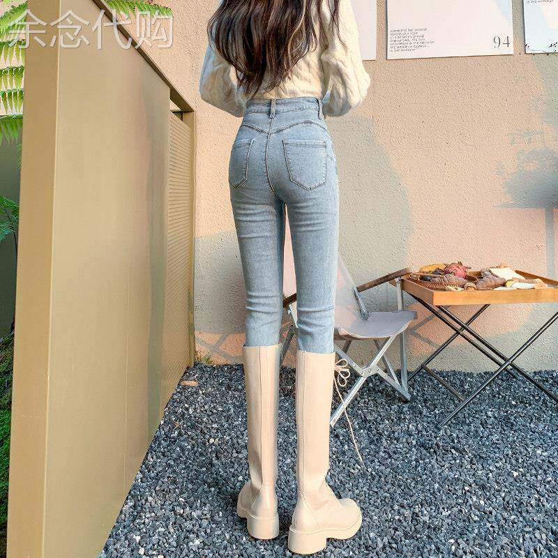 蜜桃臀牛仔裤女春秋冬高腰显瘦加绒2025新款浅蓝紧身铅笔烟管裤子