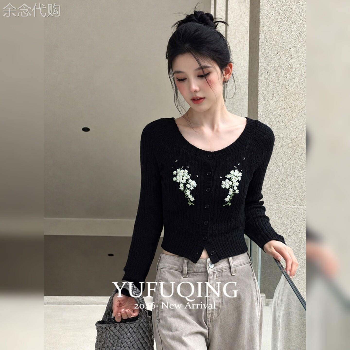 黑色针织开衫女圆领长袖修身短款纽扣花朵刺绣韩系复古风秋季穿搭
