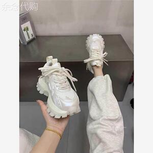 香港真皮系带厚底松糕老爹鞋女2026春秋新款显瘦运动鞋百搭小白鞋