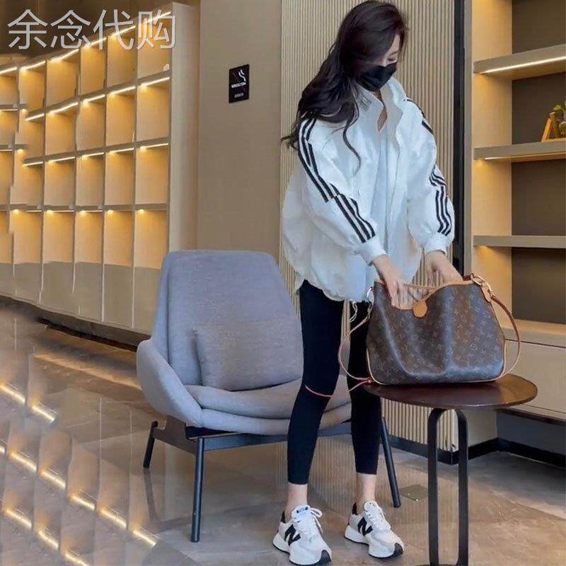运动冲锋衣外套女春秋欧货三条杠户外连帽棒球服开衫防晒防风风衣