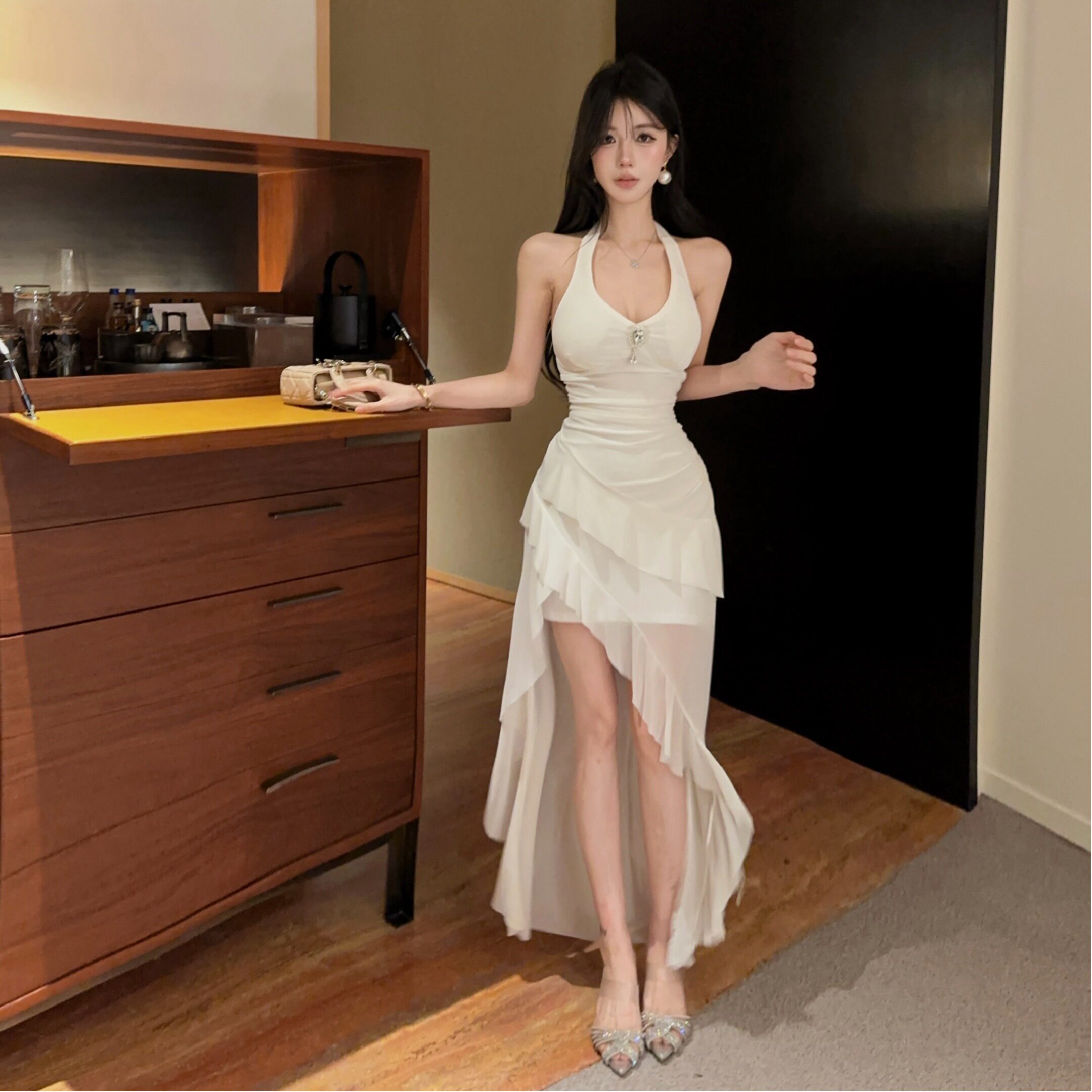 纯欲挂脖露背荷叶边开叉连衣裙女