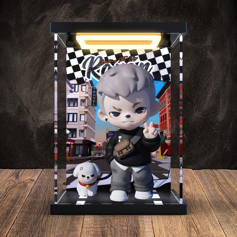 适用TNT SPACE Rayan遛狗 吊卡 潮玩手办模型灯光款防尘展示柜