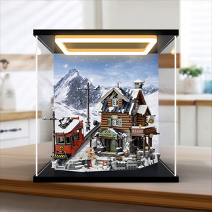 适用拼奇山顶旅馆玩具街景建筑模型拼插积木模型防尘回型灯展示柜