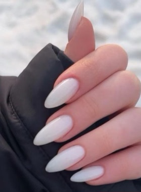 2025新款纯色海莉穿戴甲手工中长款白色美甲绝美高级杏仁指甲