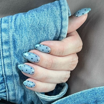 2026新款高级蓝色波点纯手工穿戴甲海莉气质杏仁美甲中长款甲片