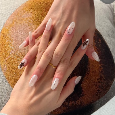 2026新款高级白色波点纯手工穿戴甲海莉气质杏仁美甲中长款甲片