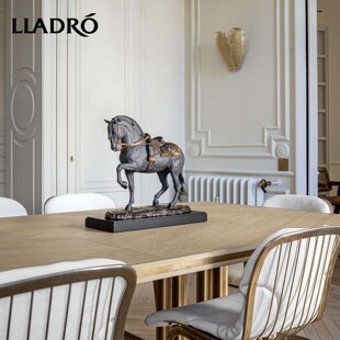 LLADRO雅致 西班牙纯种马黑色 陶瓷高奢摆件办公室装饰摆件限量款