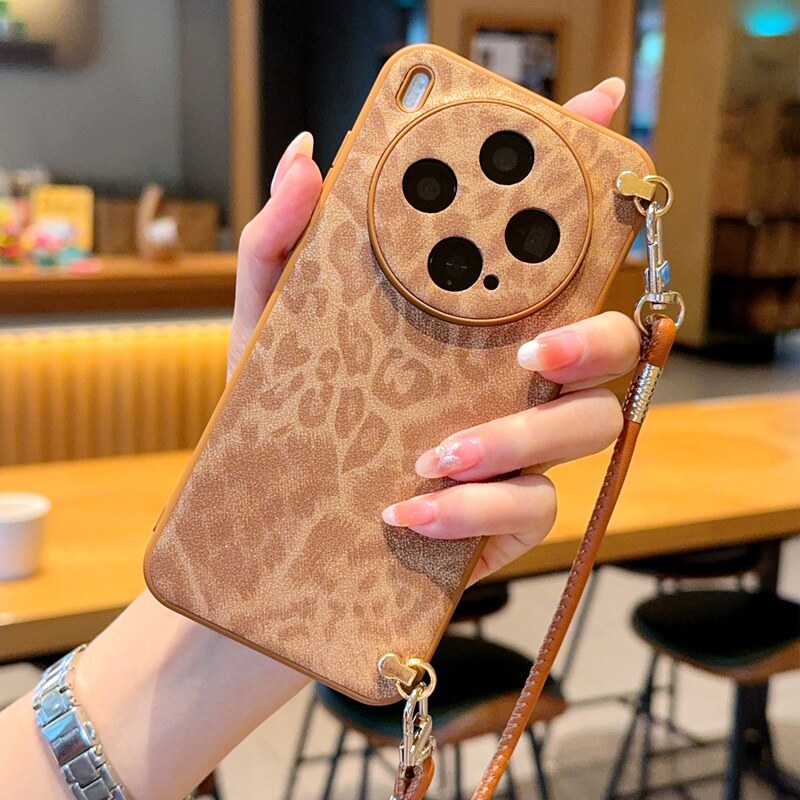 适用vivoX300手机壳全包豹纹vivoX300pro保护套新款白色支架高级感刺绣猫保护壳斜挎挂绳女款