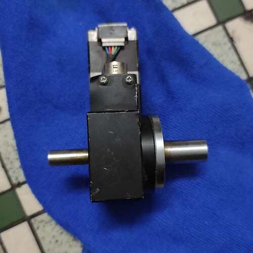 议价骏河精机 KRE04360 电机C005C-90215P可维修