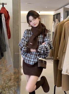 AXY.JIA伊嘉 秋冬法式格纹圆领套头毛衣+高腰包臀半身裙套装女127