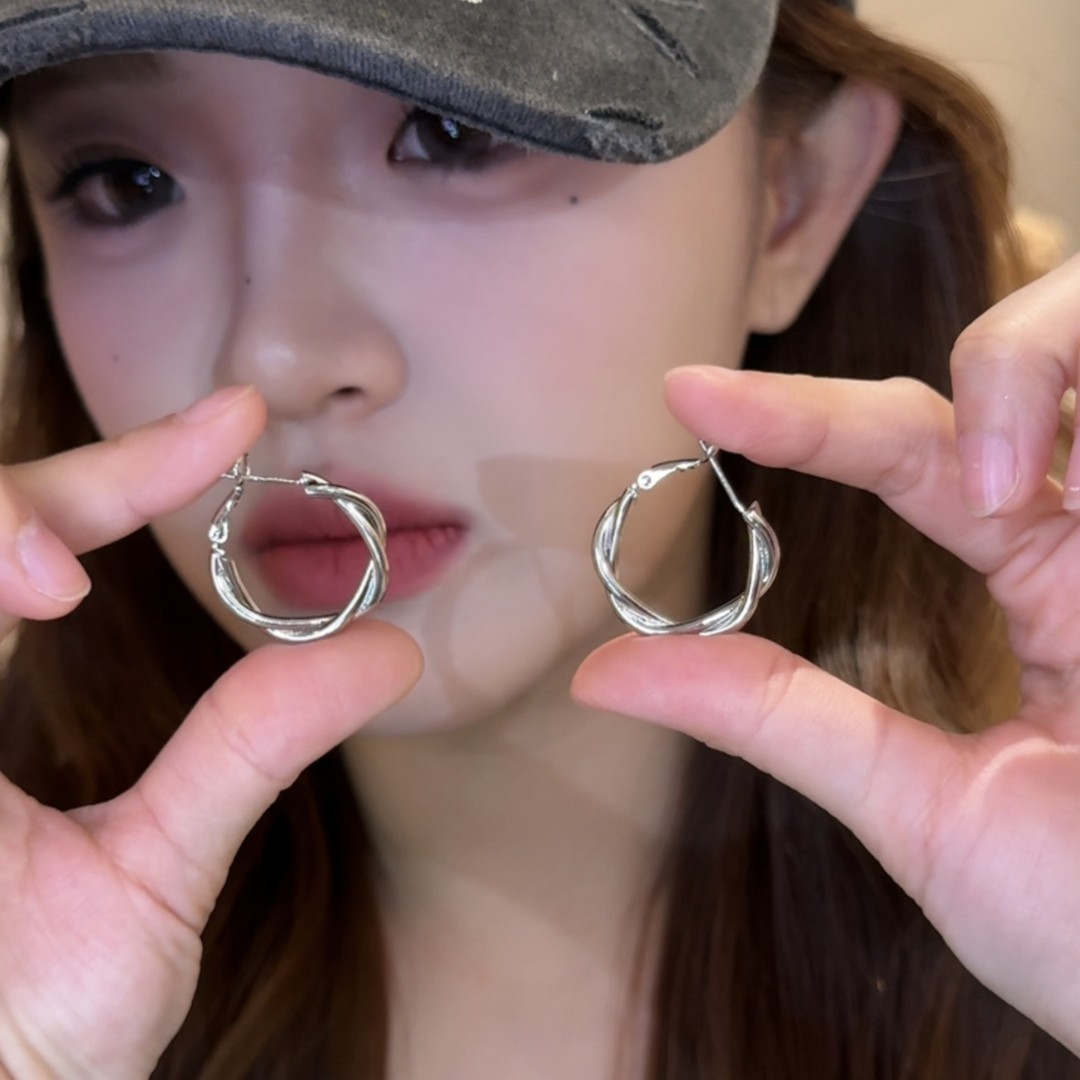 小众设计感圆圈大号耳圈简约百搭耳环女复古麻花2025新款高级耳饰