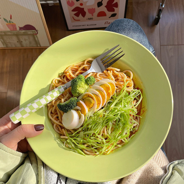 ins风牛油果绿色陶瓷西餐盘家用餐厅牛排意面盘沙拉盘创意草帽盘
