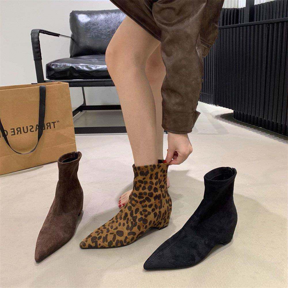 香港内增高尖头小踝靴女秋冬2025新款豹纹时尚百搭短靴弹力瘦瘦靴