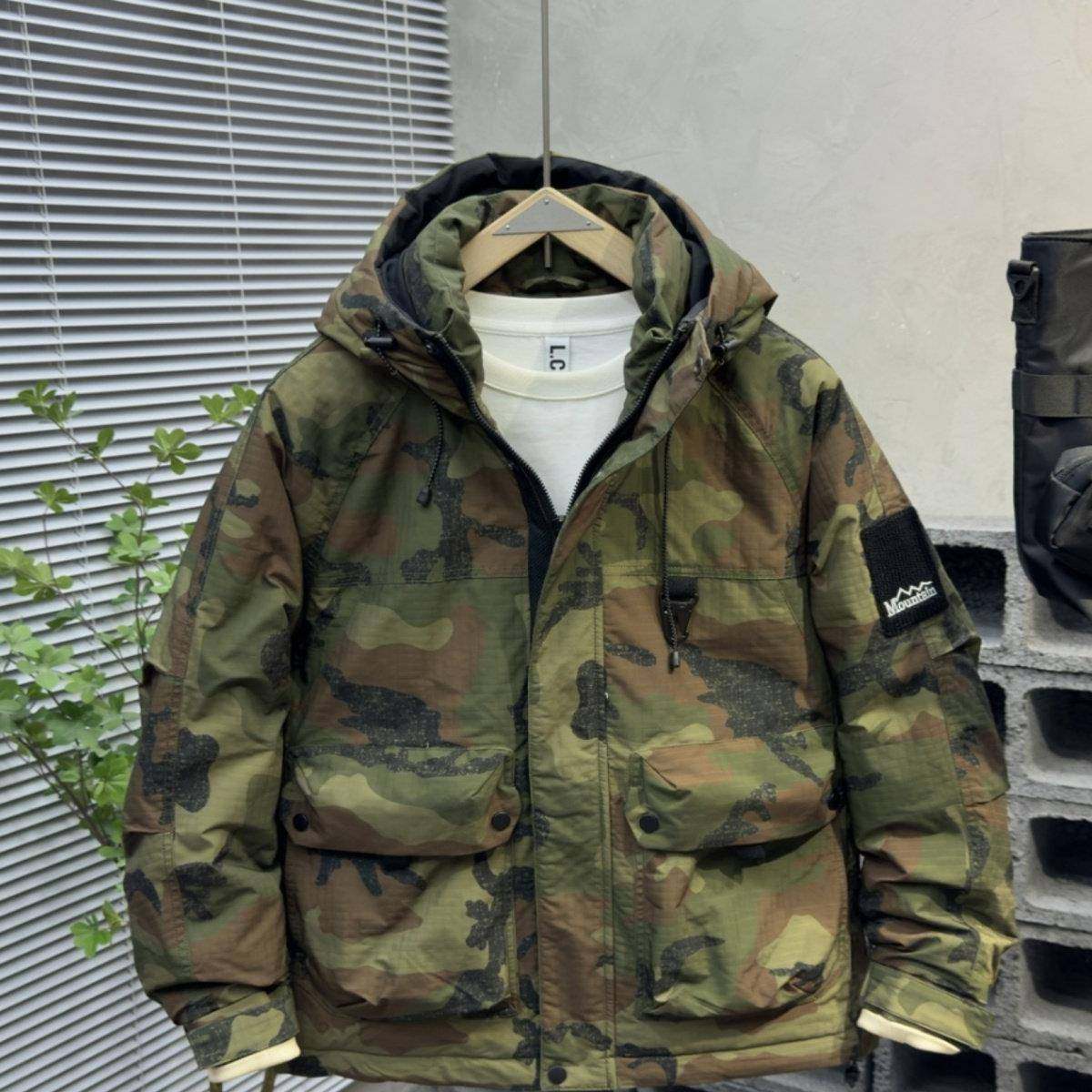 【香港&middot;尊荣定制】冬季连帽工装迷彩羽绒服男百搭休闲冲锋衣外套