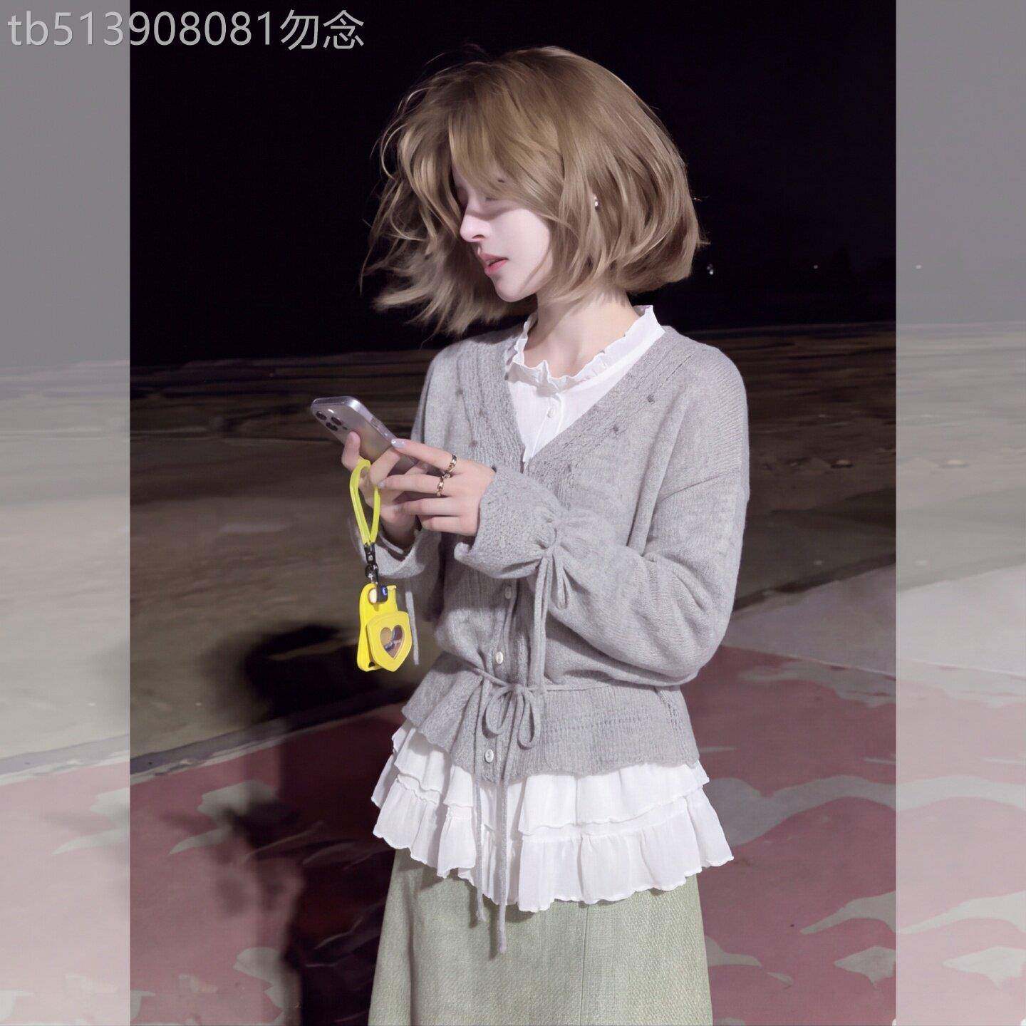 2026秋季新款大码女装通勤显瘦遮肉气质女装百搭假两件木耳边V领