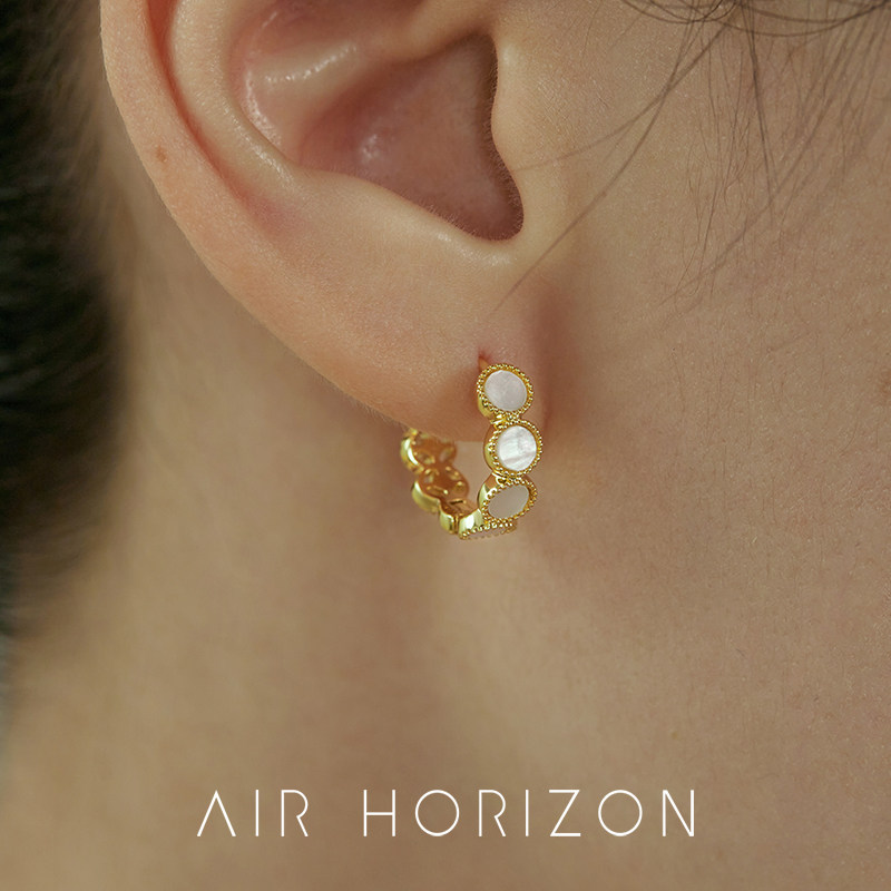 AIR-HORIZON白贝母圈圈耳环女图片