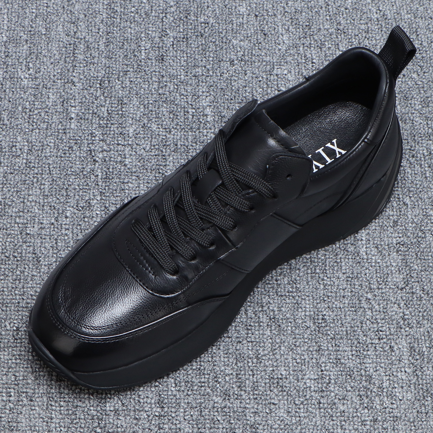 真皮运动休闲鞋男款2025新款日常百搭厚底男鞋轻便透气纯皮小黑鞋