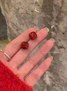 安可拉红色方形珍珠耳钉女复古轻奢小众高级感简约几何形耳环耳饰