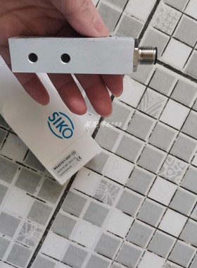 SENSORIK G0569 30-LZ 12/7000 MSC  LS=14 PNP DC24V线缆