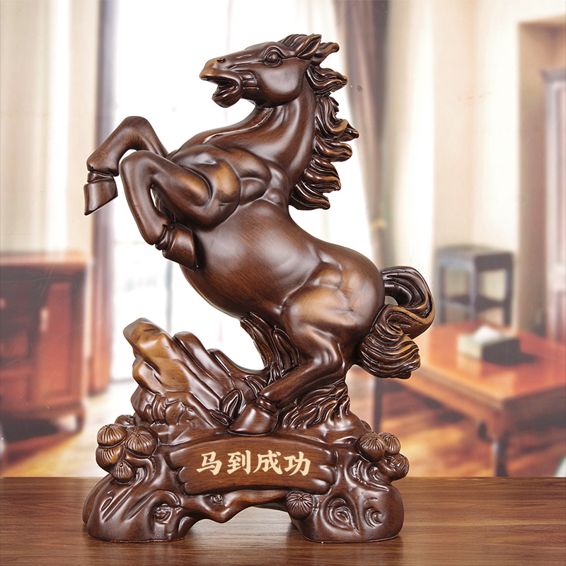 实木马到成功公司开业桌面装饰