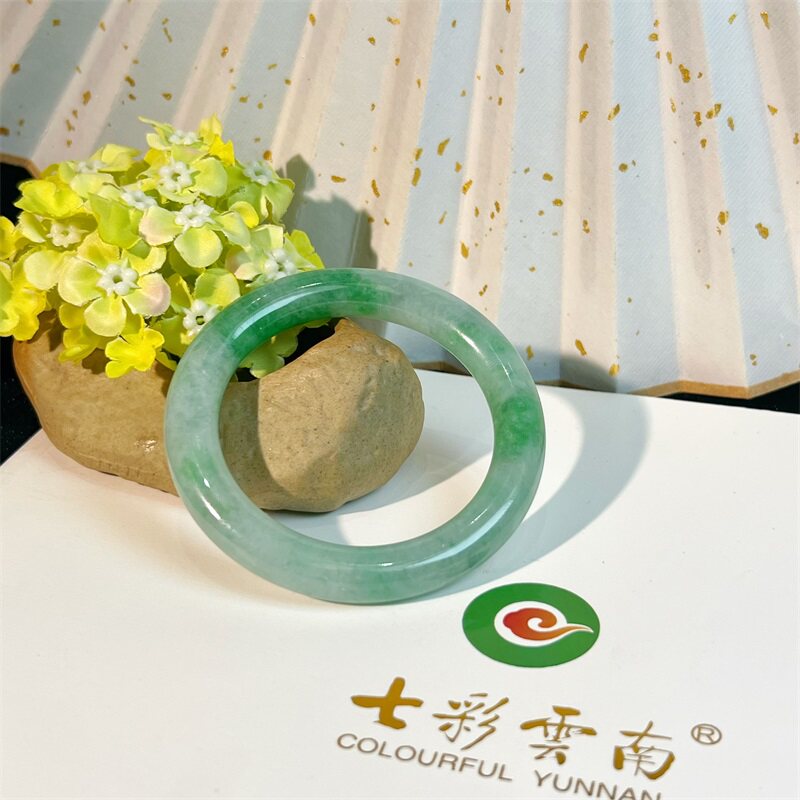 【中秋赠礼】七彩云南缅甸A货天然翡翠阳绿飘花圆条翡翠手镯
