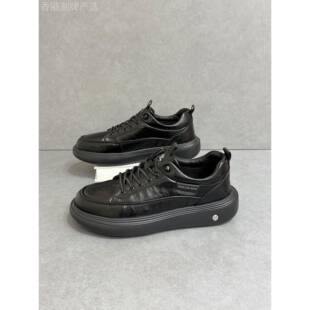 潮牌真皮男鞋2025秋冬新款厚底加绒保暖板鞋透气舒适百搭休闲皮鞋