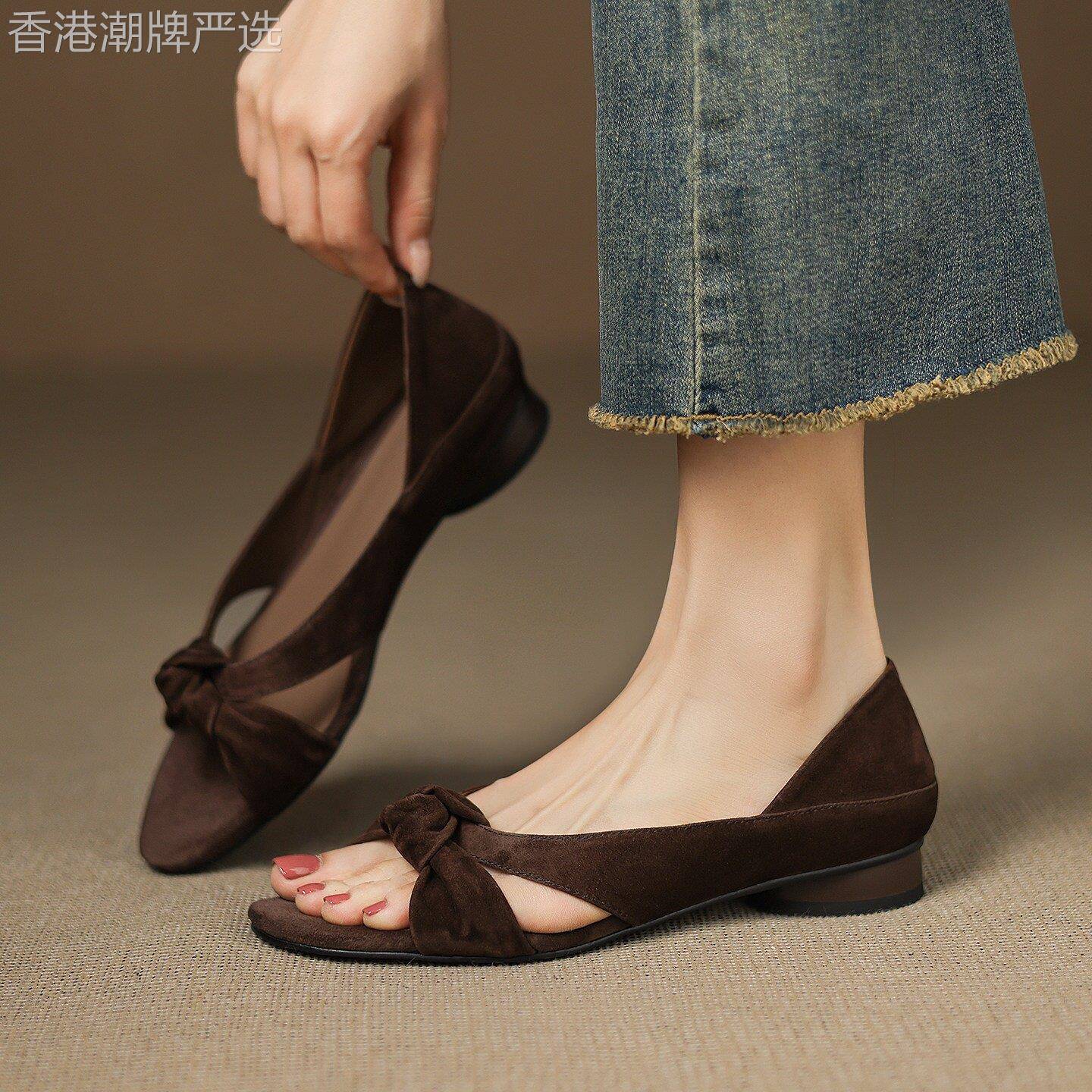 法式复古风蝴蝶结露趾凉鞋女2026新款夏季设计感粗跟包跟时装凉鞋