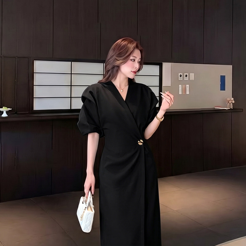 2026夏季新款女时尚气质休闲风通勤裙子修身收腰显瘦连衣裙D7100