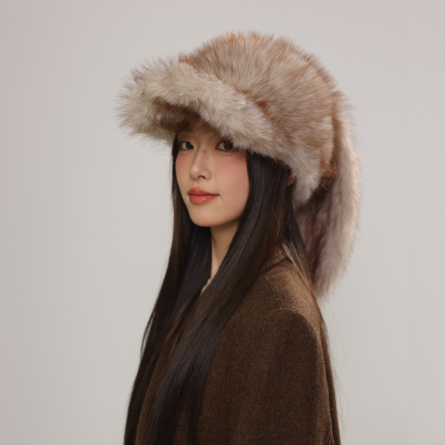 新款长毛绒兔耳朵鸭舌帽