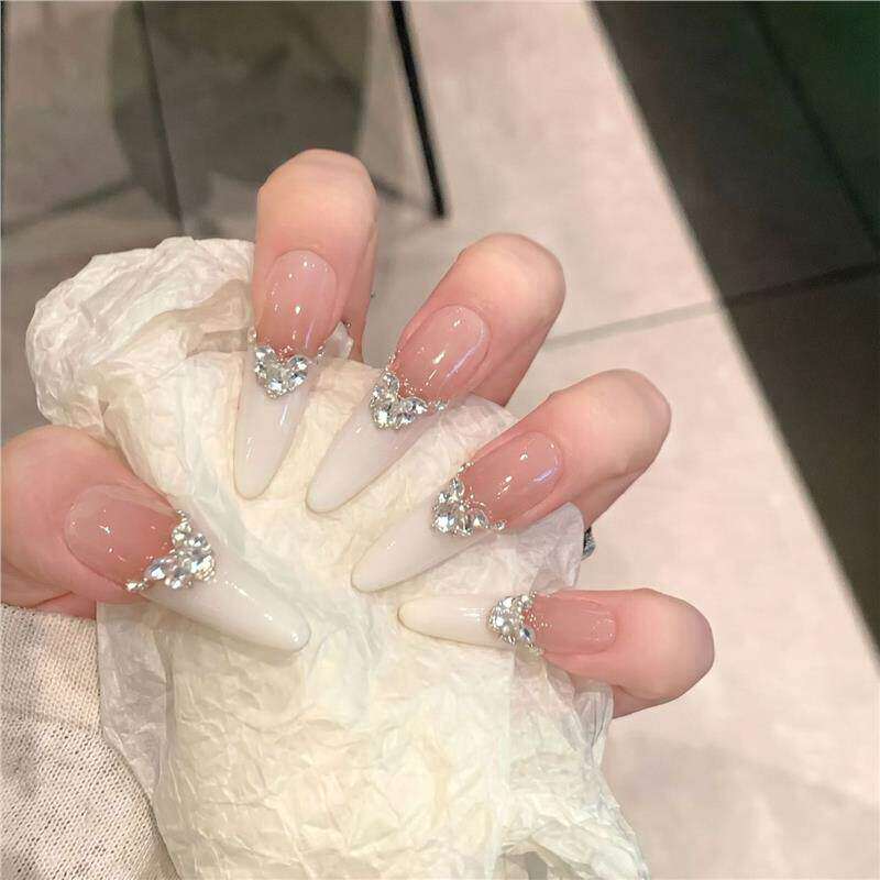 26新款【圣洁】纯手工穿戴甲高级感白色法式美甲贴片锆石碎钻甲片