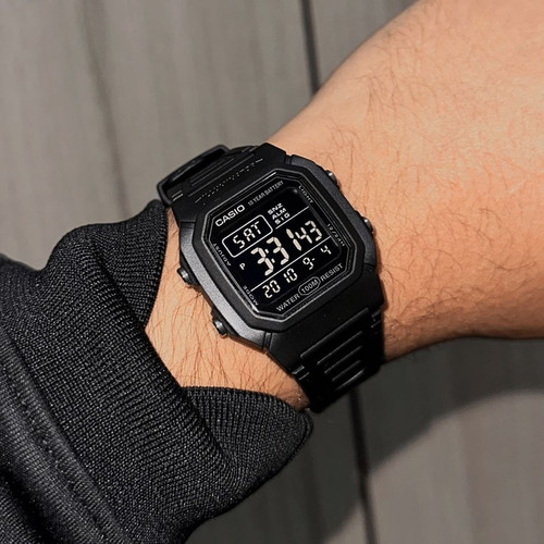 卡西欧手表CASIO户外运动防水电子表时尚简约复古小方表W-800H-1B