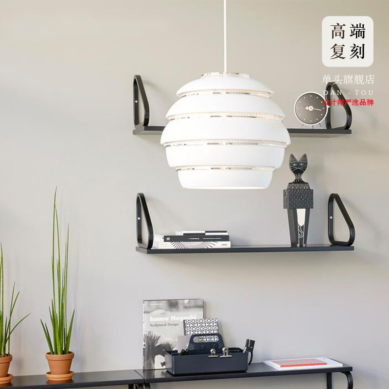 芬兰北欧创意餐厅吧台黑白吊灯