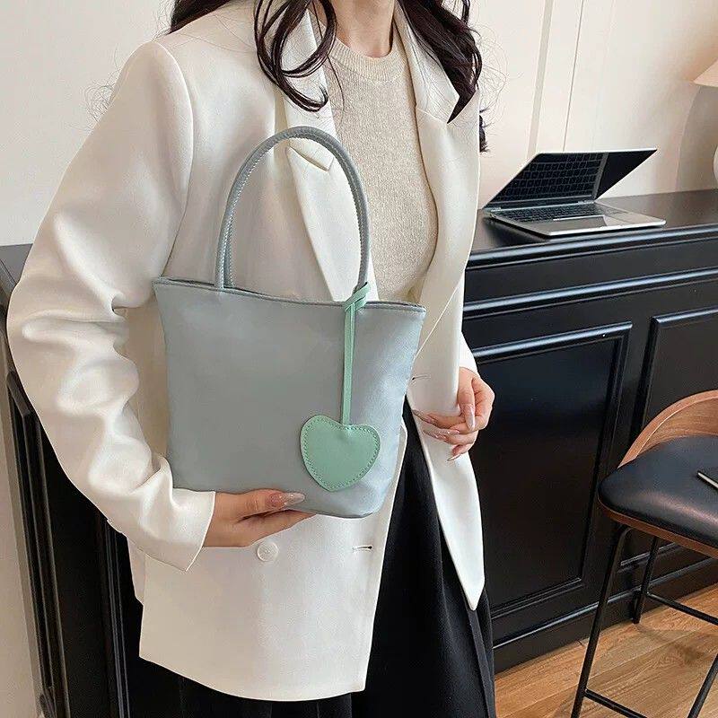 伴手礼韩国女包礼品时尚女包腋下包百搭单肩包包迷你爱心手提包
