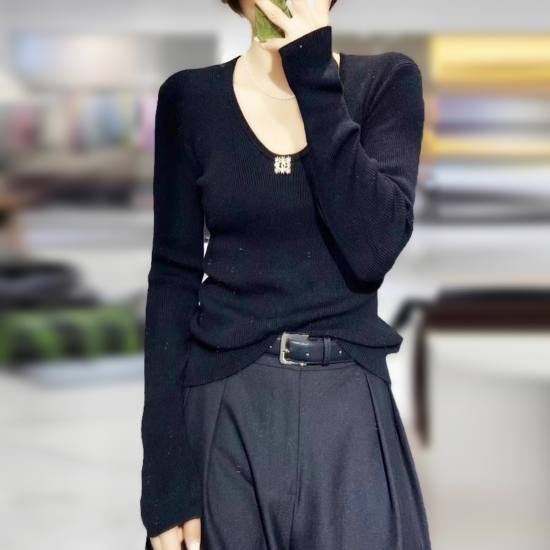 低圆领修身性感今年流行针织衫女