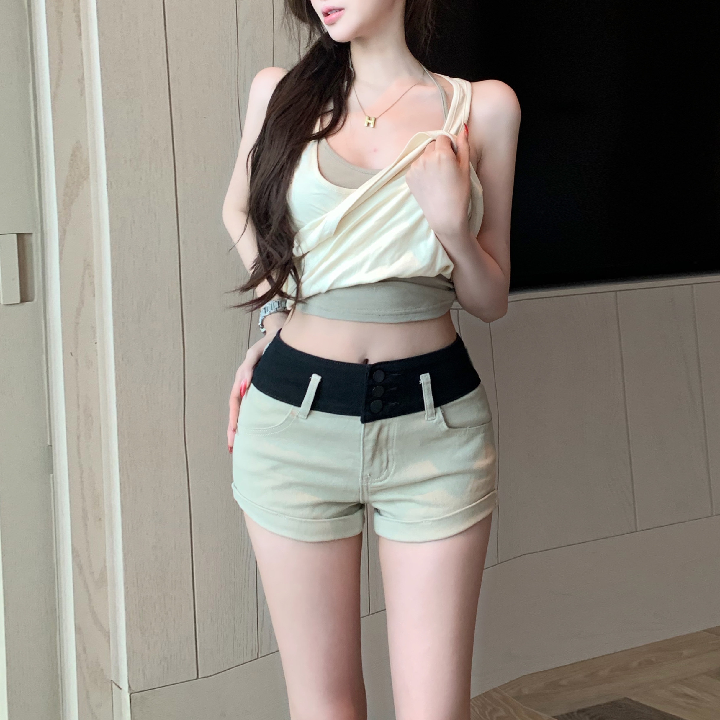李李家黑杏拼接腰头牛仔短裤女2026夏季低腰超短裤休闲卷边热裤
