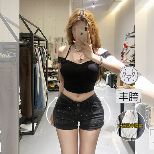 李李服饰辣妹烫钻卷边丰胯牛仔短裤女2026年夏季新款低腰包臀热裤