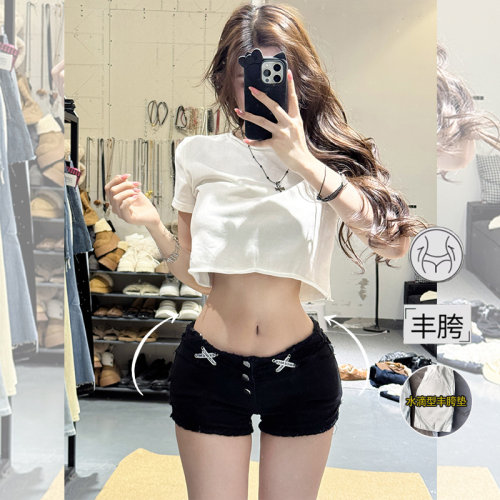 性感丰胯紧身牛仔短裤女