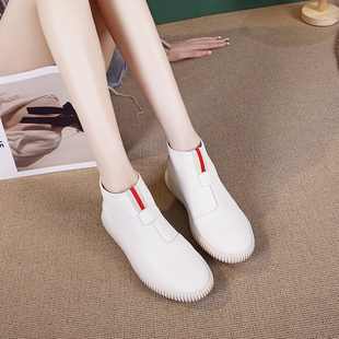 欧洲站洋气平跟小白鞋女2025秋冬新款单鞋平底真皮休闲高帮鞋短靴